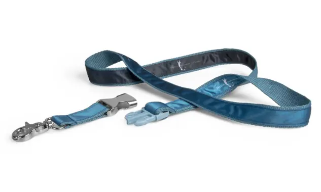 Hochwertiges Schlüsselband mit Fotodruck Dieses Schlüsselband hat ein aufgenähtes Satinband mit Fotodruck und eine Clip-Lock Steckschnalle aus Kunststoff sowie Metall.