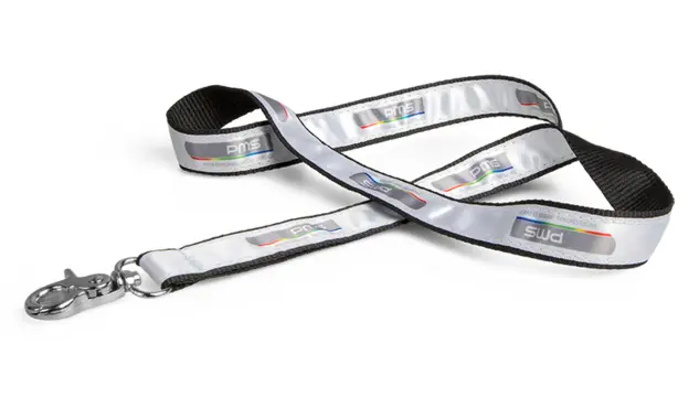 Premium-Schlüsselband mit Fotodruck Dieses Schlüsselband hat ein aufgenähtes Satinband mit Fotodruck und einen massiven Semi-Lock aus Metall.