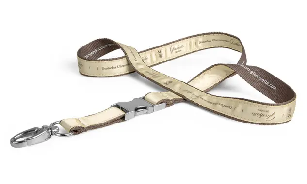 Satin-Schlüsselband mit Metall Clip-Lock Dieses Premium-Schlüsselband ist individuell eingefärbt und hat einen flachen Clip-Lock aus Metall.