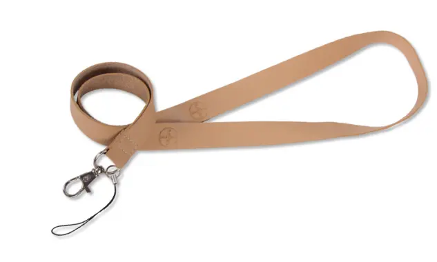 Lanyard aus Leder mit Logoprägung Dieses hochwertige Leder-Lanyard verfügt über eine Logoprägung und eine zusätzliche Handyschlaufe.