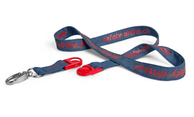 Schlüsselband aus Jeans Dieses Jeans-Schlüsselband ist im Siebdruck-Verfahren bedruckt und hat einen farbigen Drop-Clip Steckverschluss.