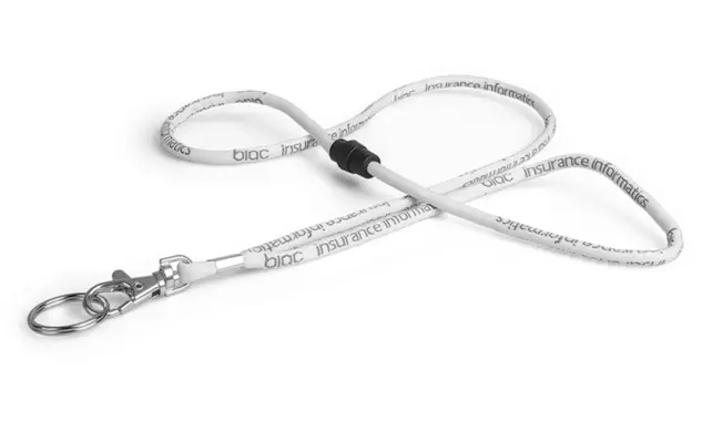 Shoelace mit Sicherheitsverschluss Dieses 5 mm breite Shoelace-Lanyard aus Polyester besitzt eine Metallmanschette, einen zusätzlichen Schlüsselring und einen runden Sicherheitsverschluss.